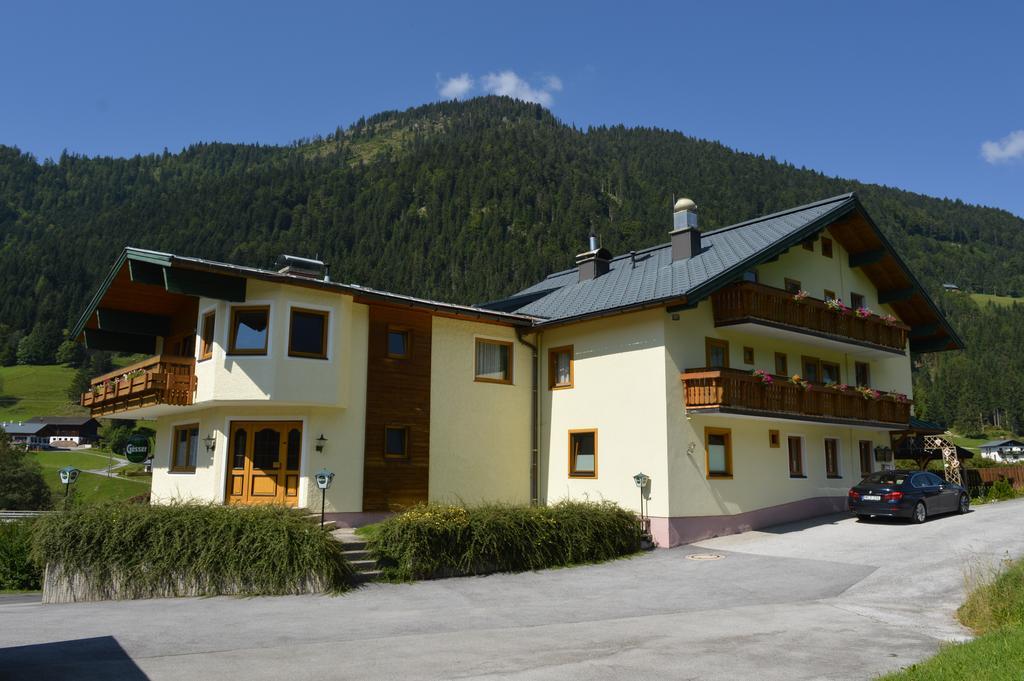 Gasthof Schonblick Hotel Russbach am Pass Gschuett Exterior photo