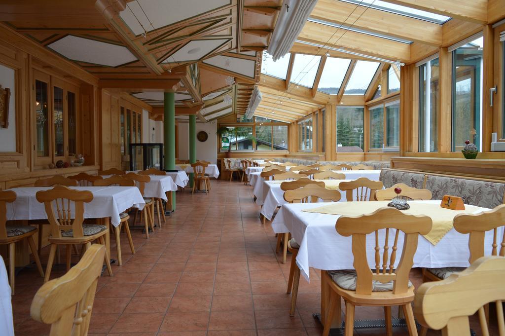 Gasthof Schonblick Hotel Russbach am Pass Gschuett Exterior photo